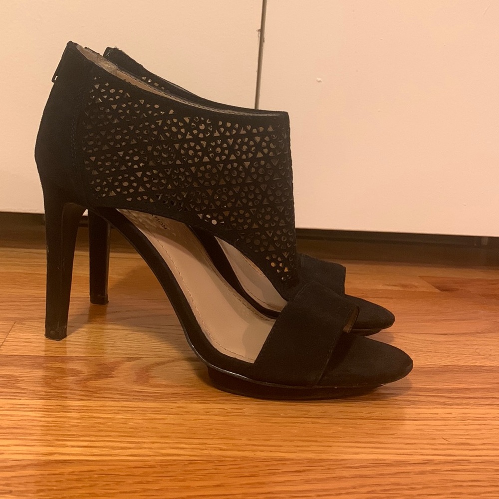 Black BCBG pumps